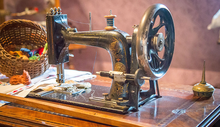 Singer sewing machine serial numbers before 1900