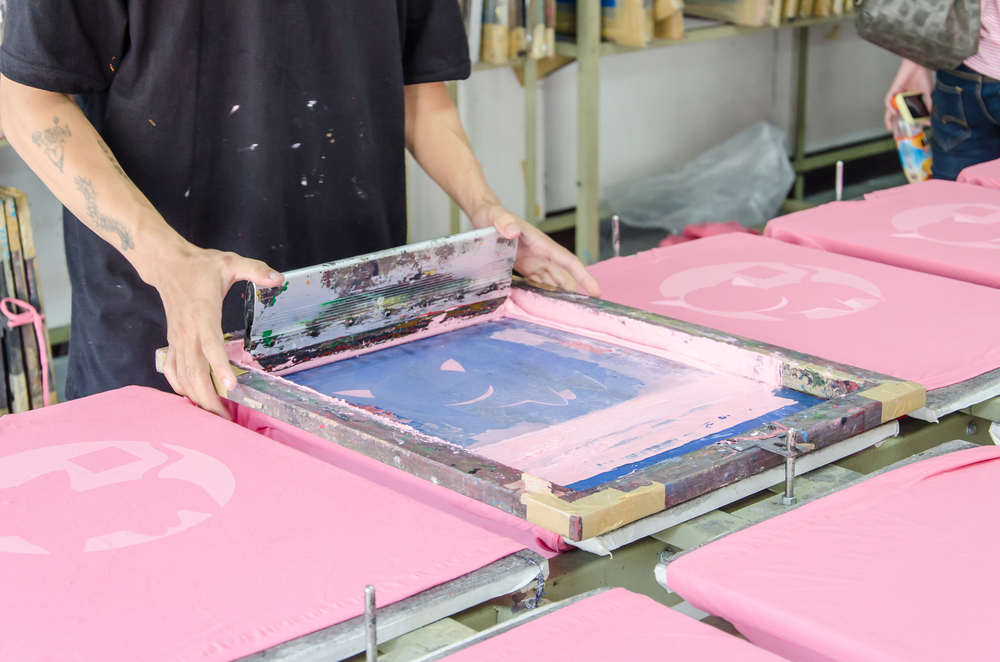what-is-screen-printing-the-pros-and-cons-of-screen-printing